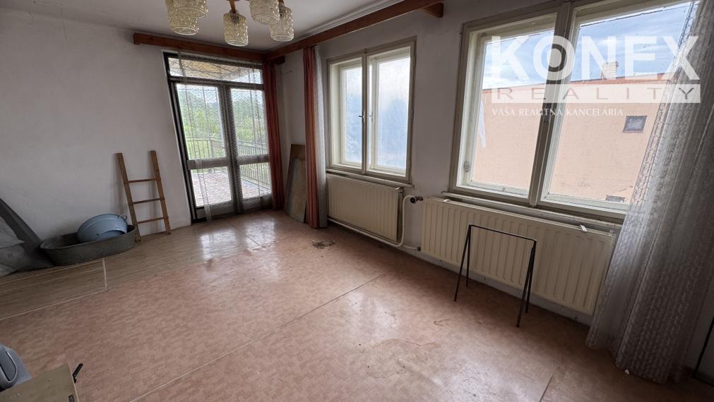 ID-4320 Poschodový rodinný dom v tichej lokalite TRHOVIŠTE