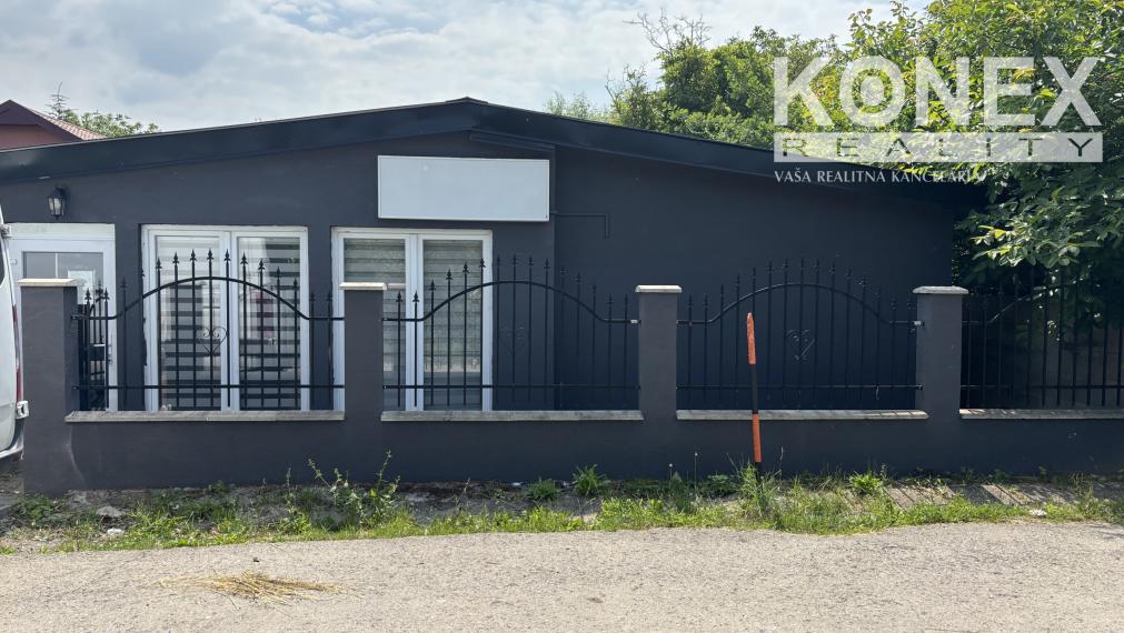 ID-3322 NA PREDAJ – DVA RODINNÉ DOMY + REŠTAURÁCIA – Michalovce