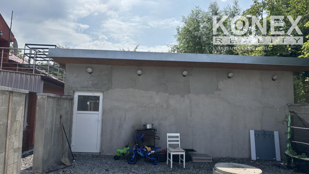 ID-3322 NA PREDAJ – DVA RODINNÉ DOMY + REŠTAURÁCIA – Michalovce