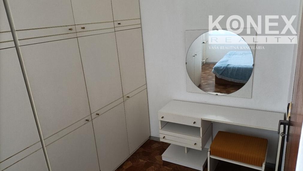 ID-4324 Na predaj 3-izbový byt Mierovej ulici v Humennom
