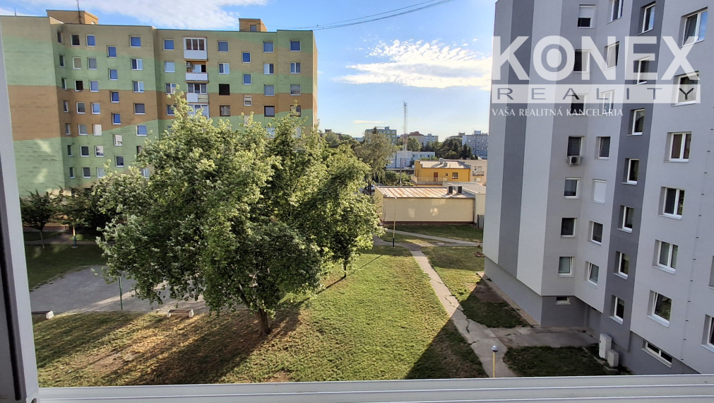 ID-4330 Na predaj priestranný 3-izbový byt na Hodvábnej ulici Trebišov