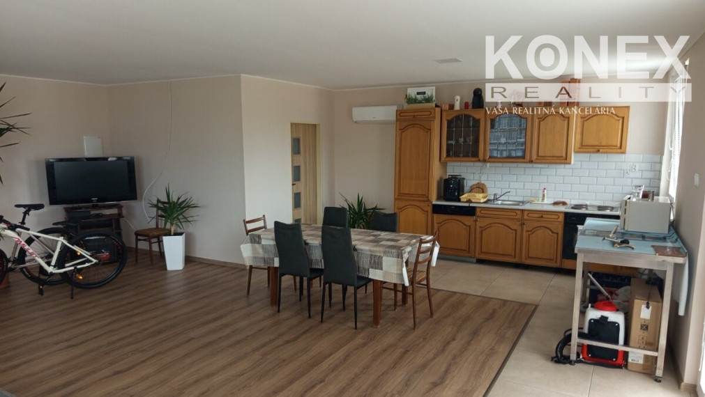 ID-4331 Krásny dom na bývanie i podnikanie – VEŠKOVCE