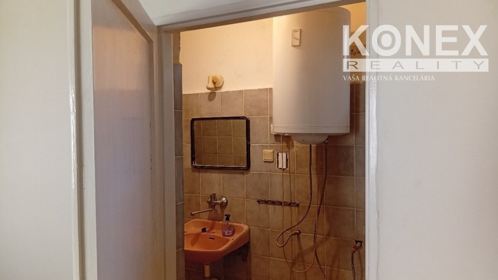 ID-4357 Na predaj rodinný dom v obci Veľký Horeš