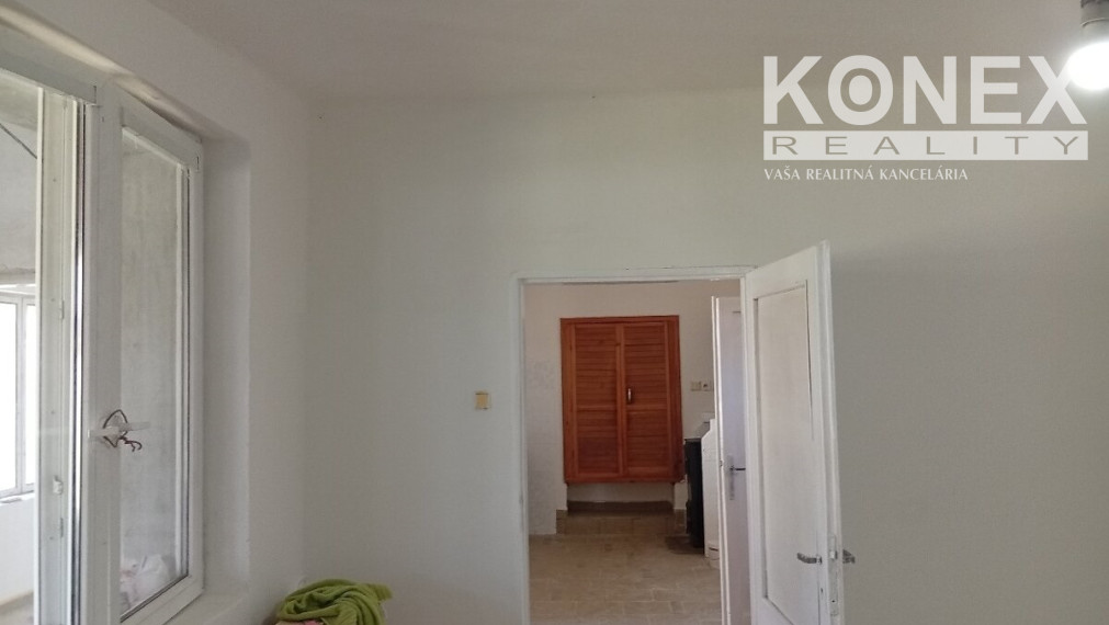 ID-4357 Na predaj rodinný dom v obci Veľký Horeš