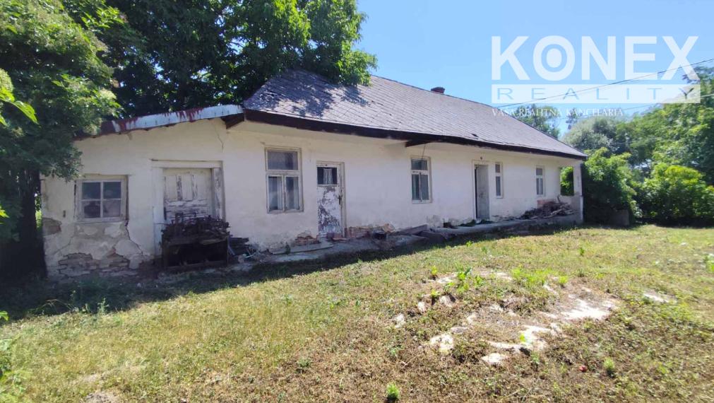 ID-4317 NA PREDAJ – Rodinný dom s pekným pozemkom v obci Tušická Nová Ves