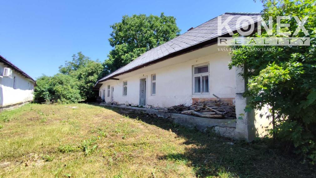 ID-4317 NA PREDAJ – Rodinný dom s pekným pozemkom v obci Tušická Nová Ves