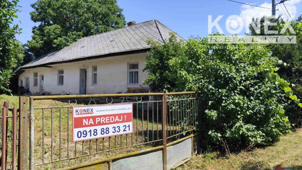 ID-4317 NA PREDAJ – Rodinný dom s pekným pozemkom v obci Tušická Nová Ves