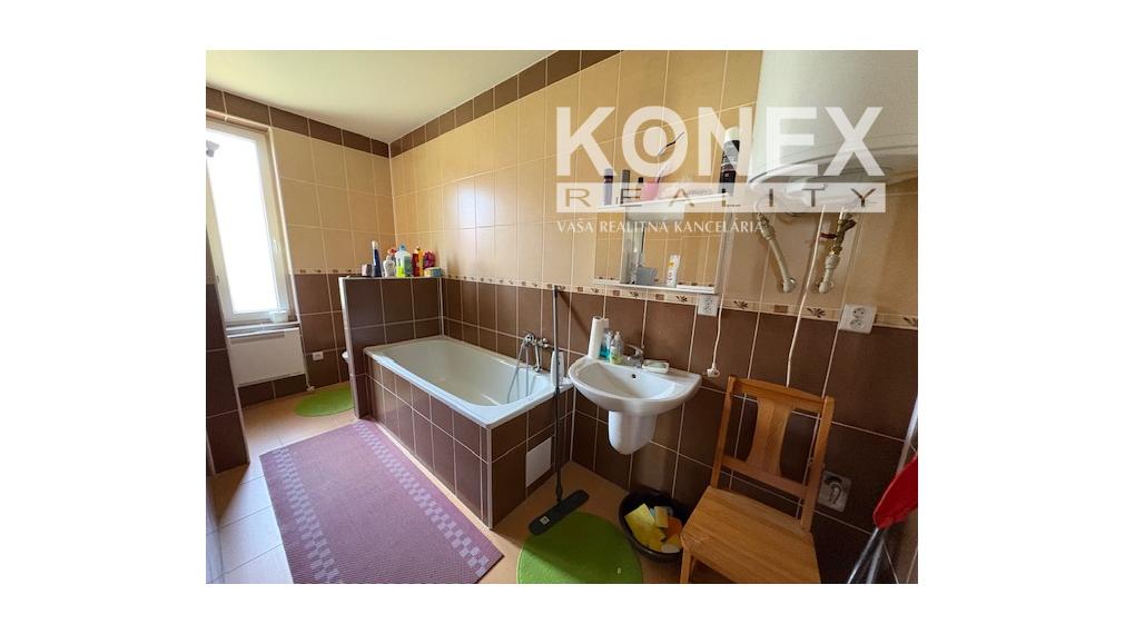 ID-4364 Zrekonštruovaný rodinný dom v obci Ostrov pri Sobranciach