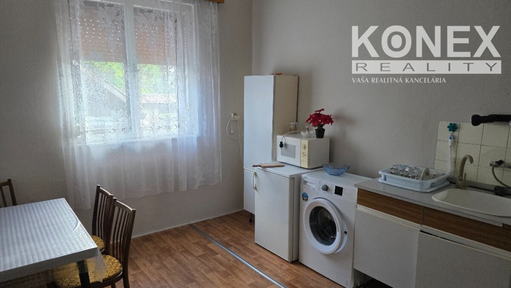 ID-4370 Na predaj priestranný rodinný dom vo Veľkých Trakanoch