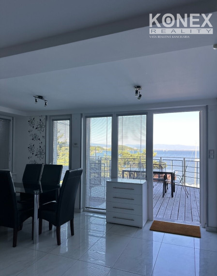 ID-4371 Luxusný trojpodlažný apartmán priamo na Zemplínskej šírave