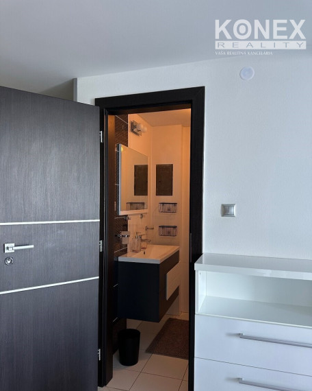 ID-4371 Luxusný trojpodlažný apartmán priamo na Zemplínskej šírave