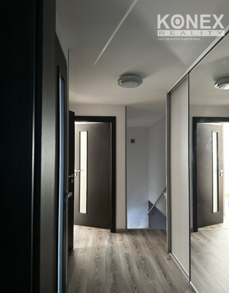 ID-4371 Luxusný trojpodlažný apartmán priamo na Zemplínskej šírave
