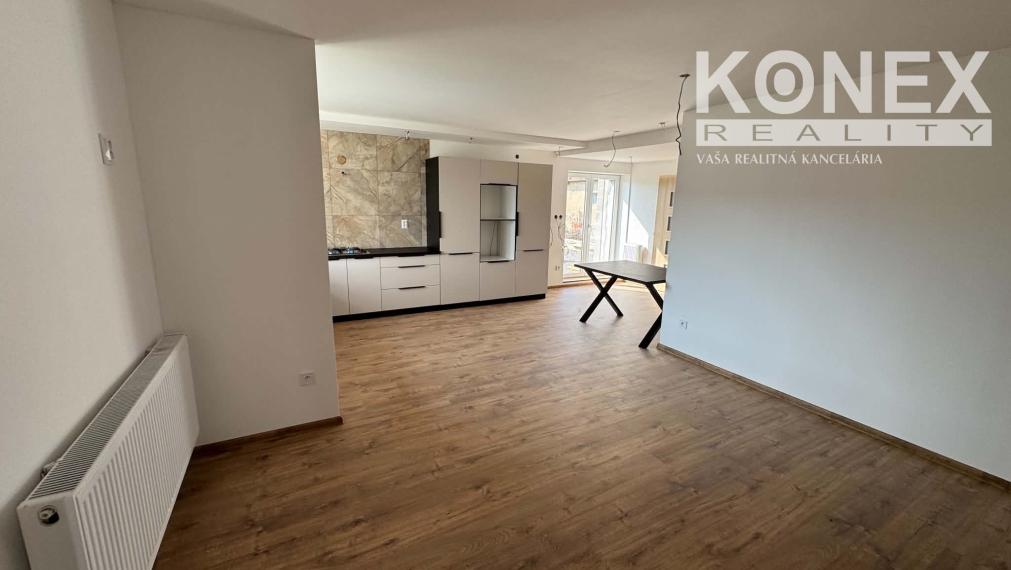 ID-4316 OPÄŤ NA PREDAJ Moderný novorekonštruovný rodinný dom JOVSA