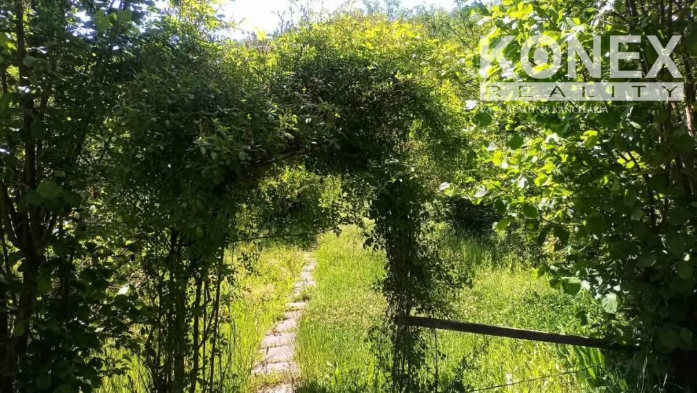 ID-4410 Rekreačná chatka so záhradkou v Snine