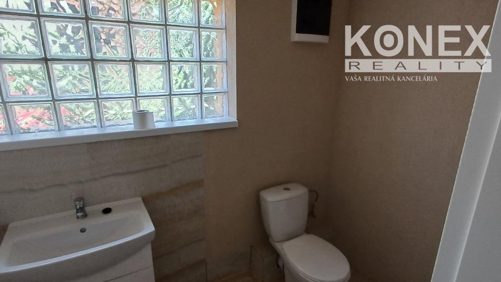 ID-4418 Obchodný priestor 33 m² na prenájom – Michalovce, blízko centra