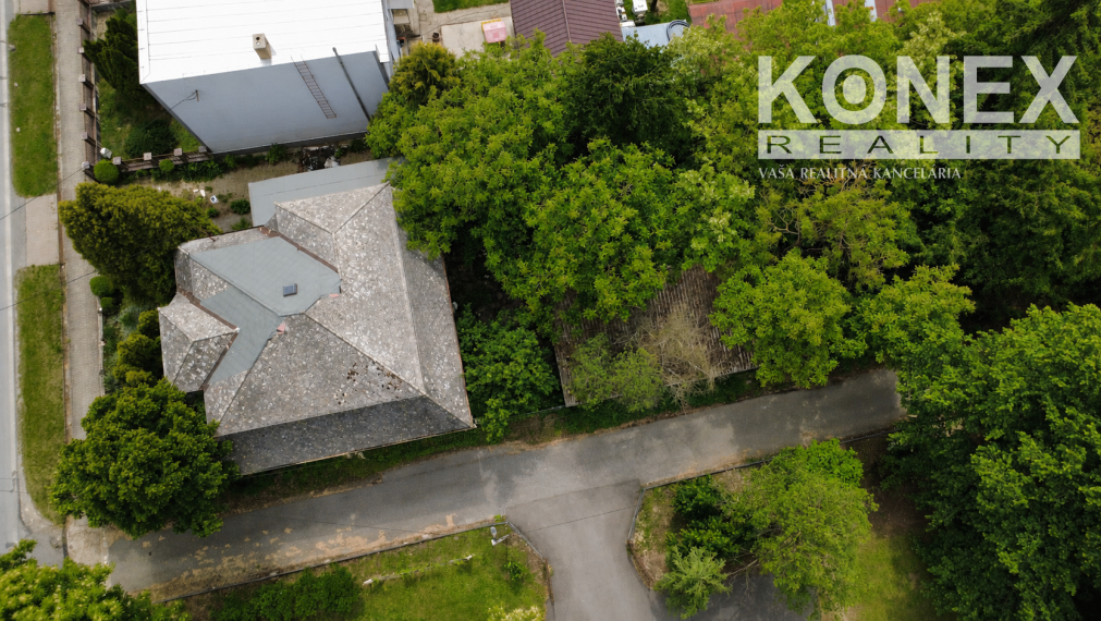 ID-4066  5-izbový rodinný dom s garážou v Čerhove