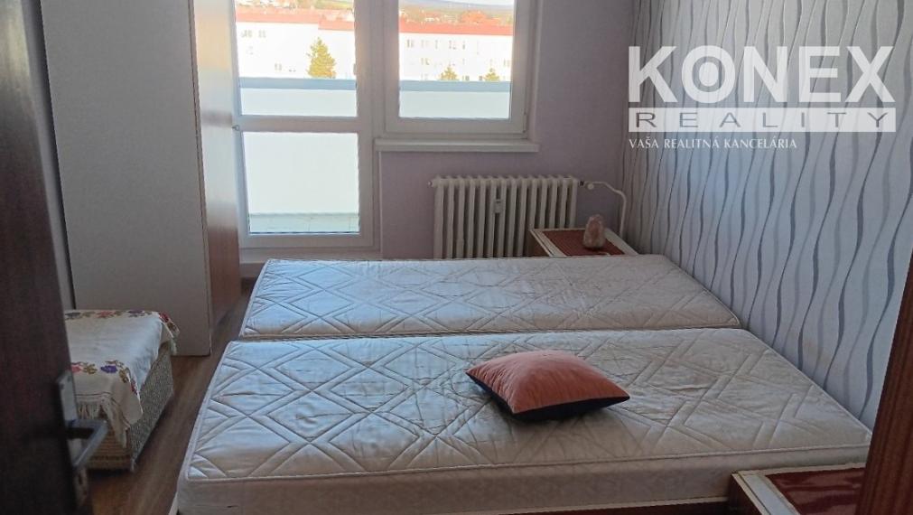 ID-4444 PRENÁJOM – 4-izbový byt SEČOVCE