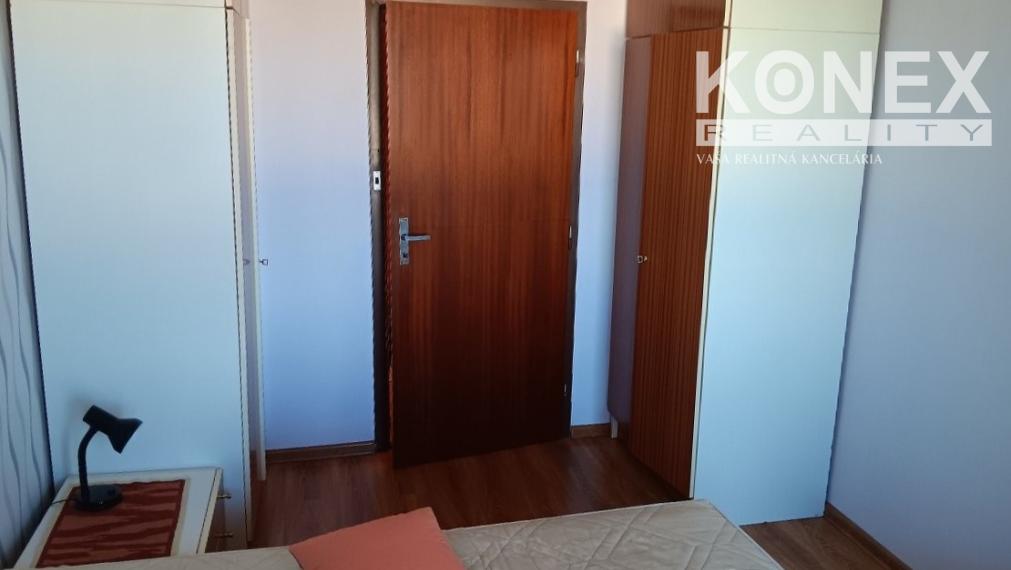 ID-4444 PRENÁJOM – 4-izbový byt SEČOVCE