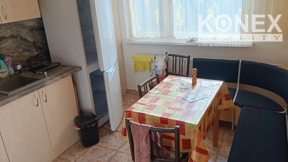ID-4444 PRENÁJOM – 4-izbový byt SEČOVCE