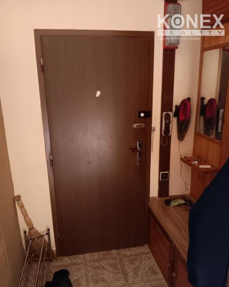ID-4444 PRENÁJOM – 4-izbový byt SEČOVCE