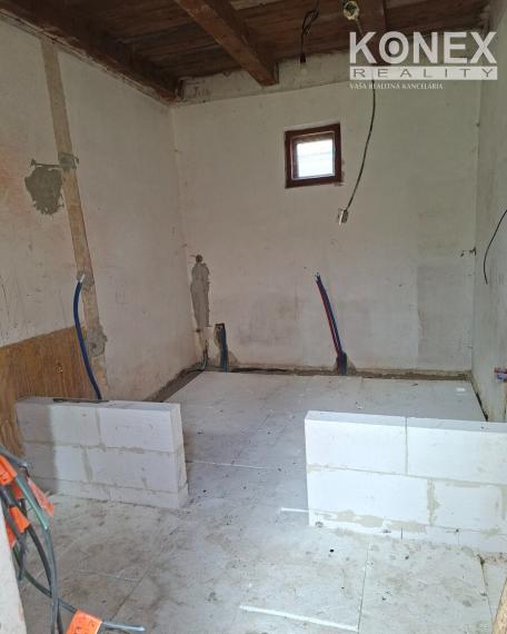 ID-4470 NA PREDAJ – Rodinný dom – VEĽKÉ OZOROVCE