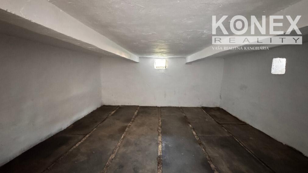 ID-4503 NA PREDAJ – Rodinný dom – štvorec v obci DRAHŇOV