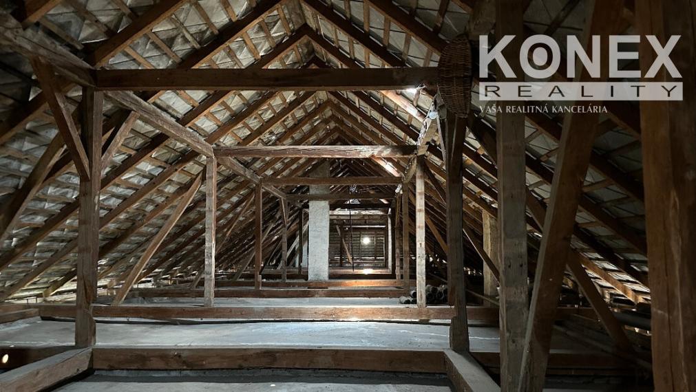 ID-4503 NA PREDAJ – Rodinný dom – štvorec v obci DRAHŇOV