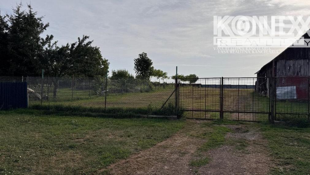 ID-4503 NA PREDAJ – Rodinný dom – štvorec v obci DRAHŇOV