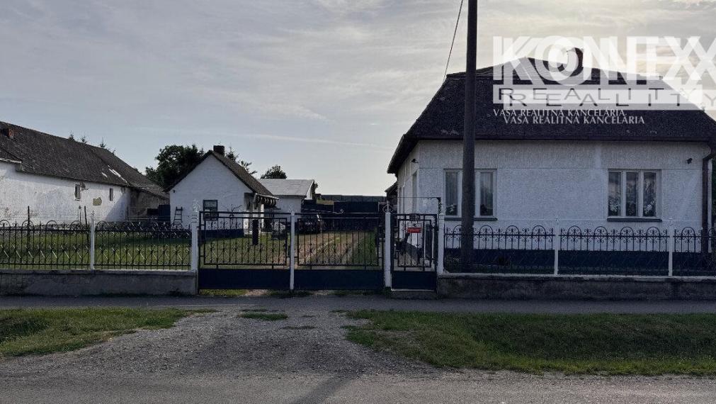 ID-4503 NA PREDAJ – Rodinný dom – štvorec v obci DRAHŇOV
