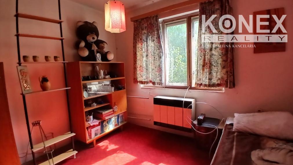 ID-4066  5-izbový rodinný dom s garážou v Čerhove