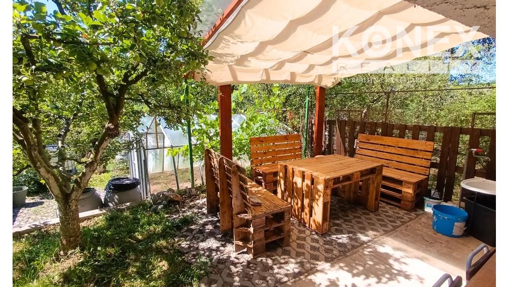 ID-4521 NA PREDAJ Slnečná záhrada s útulnou chatkou v Humennom