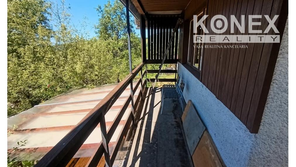 ID-4521 NA PREDAJ Slnečná záhrada s útulnou chatkou v Humennom
