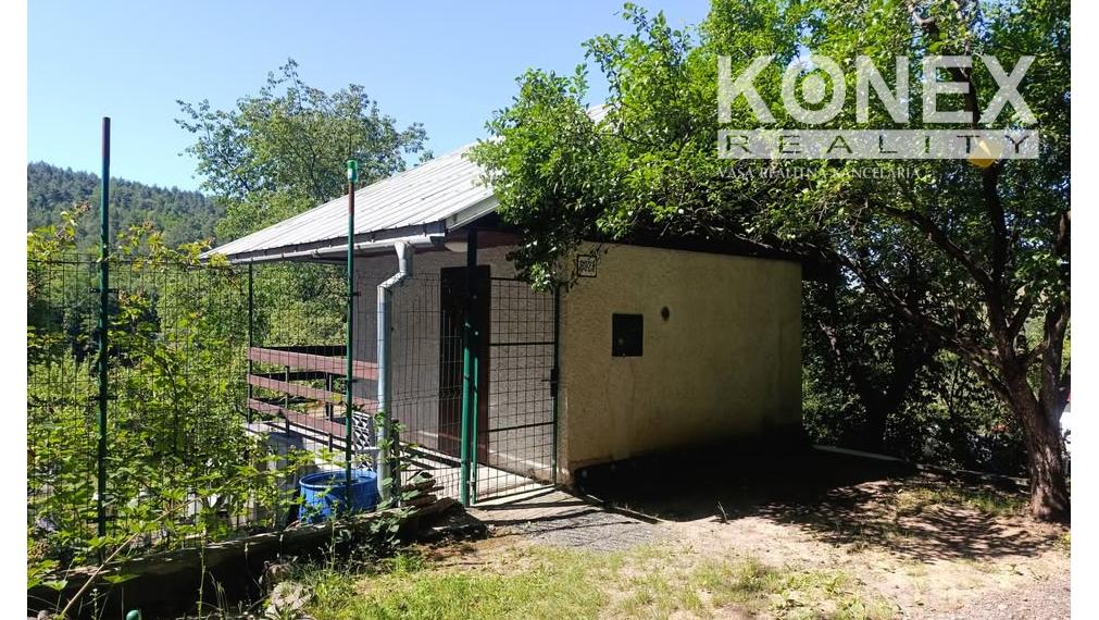 ID-4521 NA PREDAJ Slnečná záhrada s útulnou chatkou v Humennom