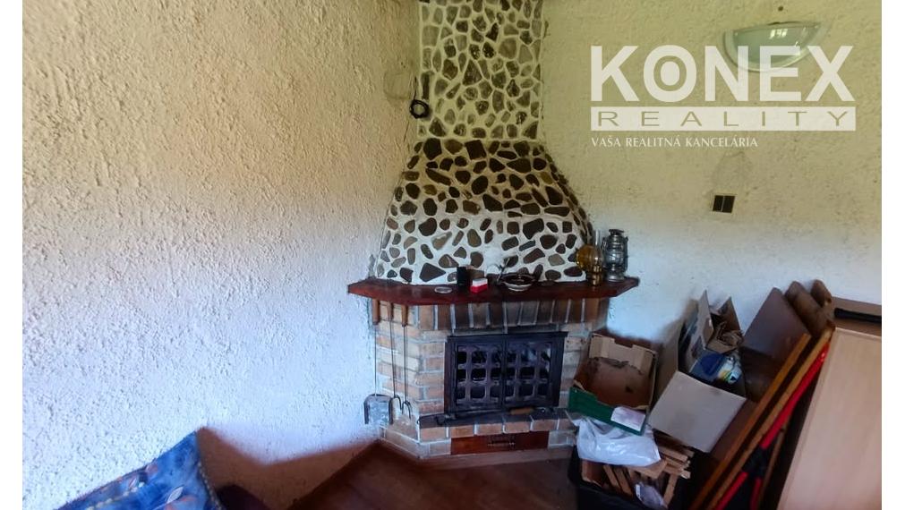 ID-4521 NA PREDAJ Slnečná záhrada s útulnou chatkou v Humennom