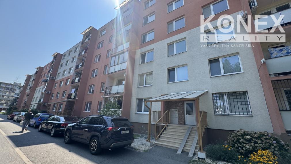 ID-4540 PRENÁJOM – 1,5-izbový byt MICHALOVCE Komenského ul.