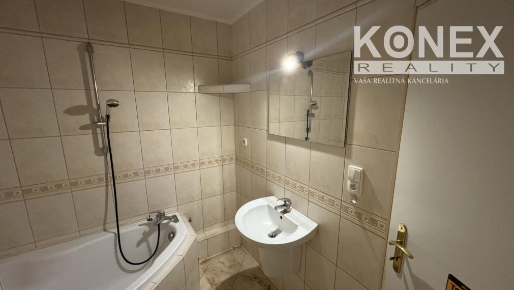 ID-4540 PRENÁJOM – 1,5-izbový byt MICHALOVCE Komenského ul.