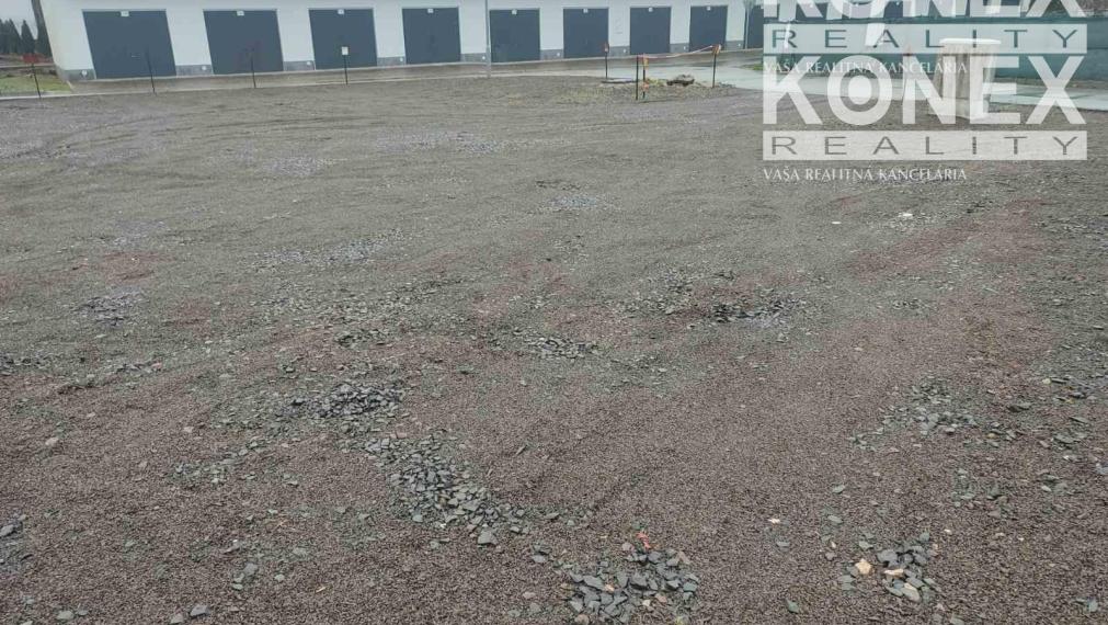 ID-4555 PARKOVACIE MIESTA na PRENÁJOM - Sobrance - ul. Komenského