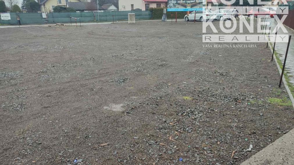 ID-4555 PARKOVACIE MIESTA na PRENÁJOM - Sobrance - ul. Komenského