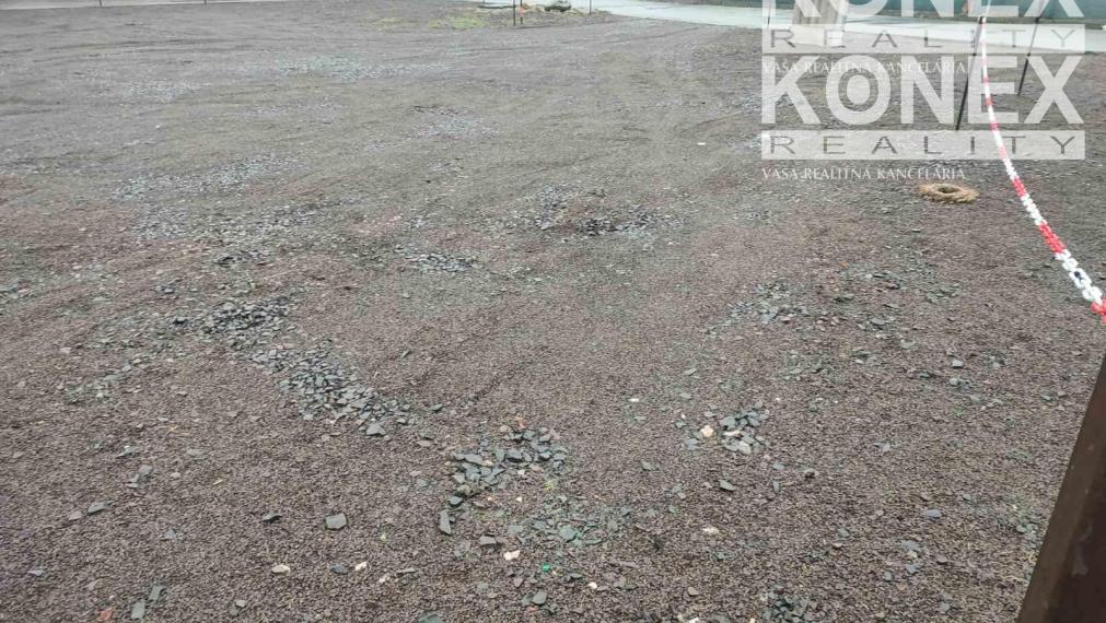ID-4555 PARKOVACIE MIESTA na PRENÁJOM - Sobrance - ul. Komenského