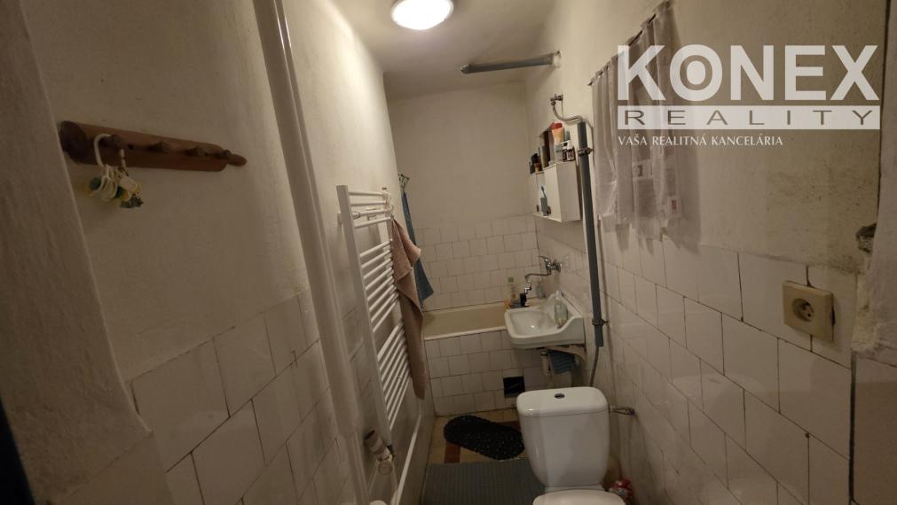 ID-4565 NA PREDAJ Poschodový rodinný dom - mesto TREBIŠOV