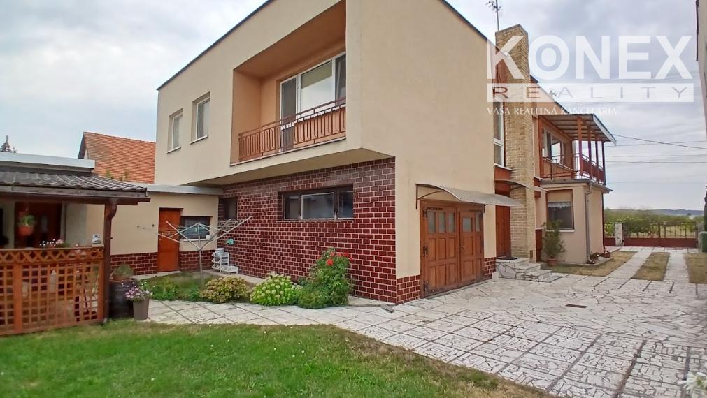 ID-4626 7-izbový rodinný dom s dvoma garážami SLOVENSKÉ NOVÉ MESTO