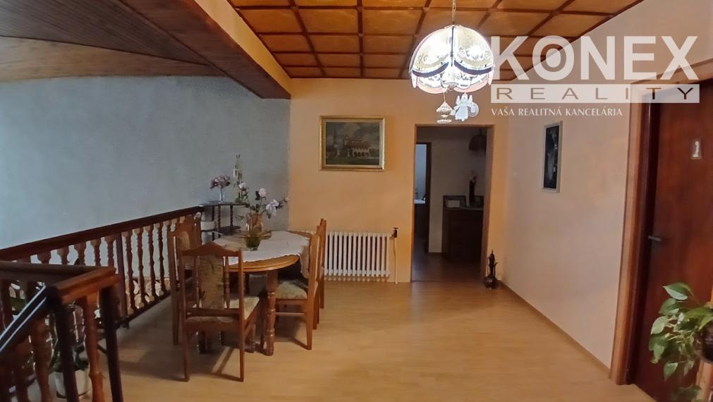 ID-4626 7-izbový rodinný dom s dvoma garážami SLOVENSKÉ NOVÉ MESTO