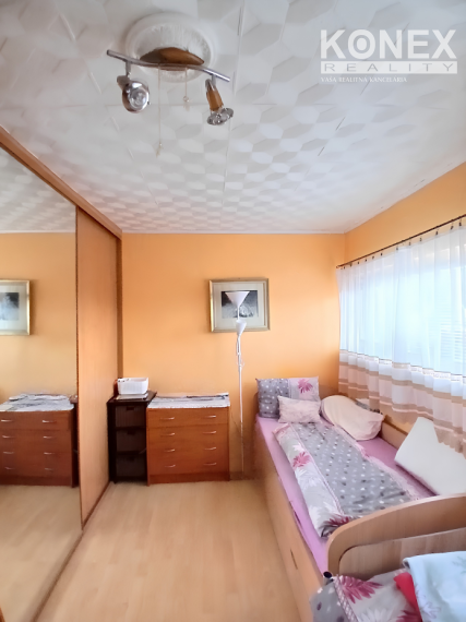 ID-4626 7-izbový rodinný dom s dvoma garážami SLOVENSKÉ NOVÉ MESTO