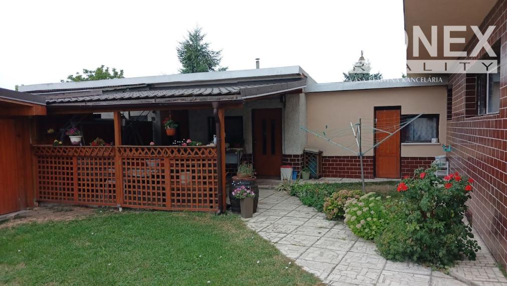 ID-4626 7-izbový rodinný dom s dvoma garážami SLOVENSKÉ NOVÉ MESTO