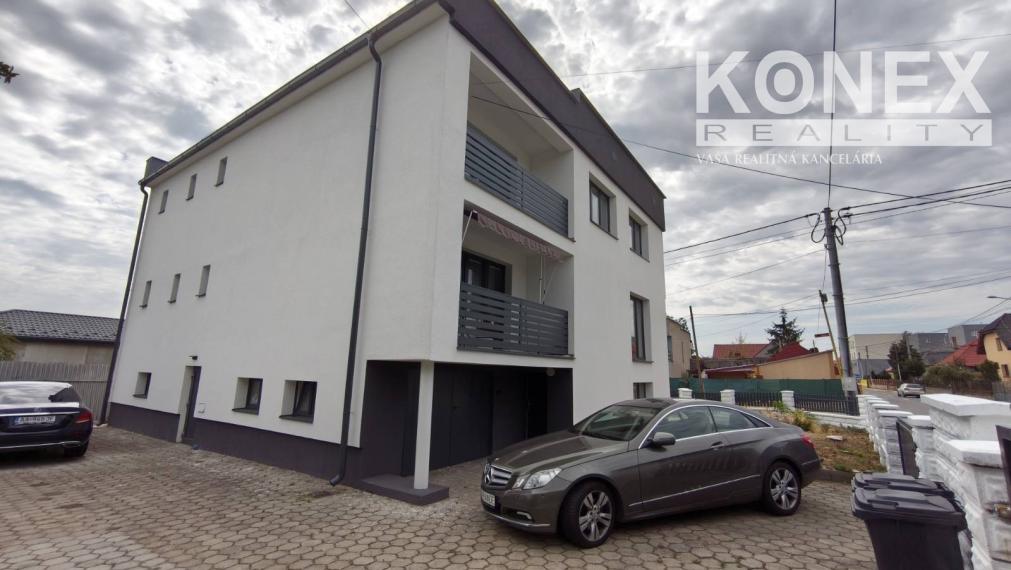ID-4628 LUXUSNÝ a PLNE REKONŠTRUOVANÝ rodinný dom SEČOVCE