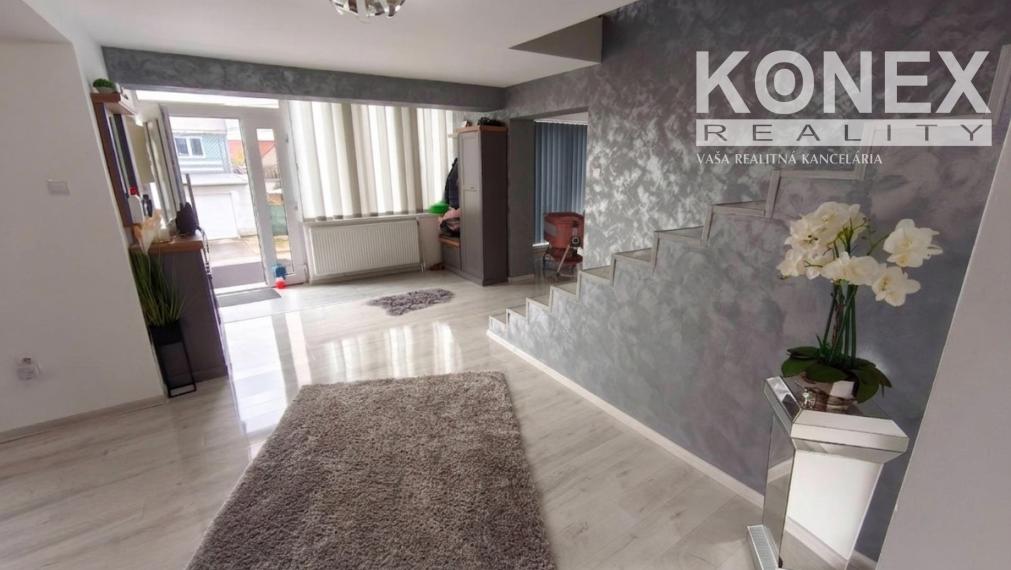 ID-4628 LUXUSNÝ a PLNE REKONŠTRUOVANÝ rodinný dom SEČOVCE