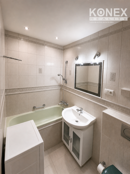 ID-4635 EXKLUZÍVNE NA PREDAJ 2,5-izbový byt BARDEJOV