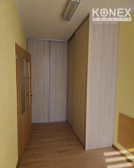 ID-4638 NA PREDAJ 3,5-izbový byt v Medzilaborciach