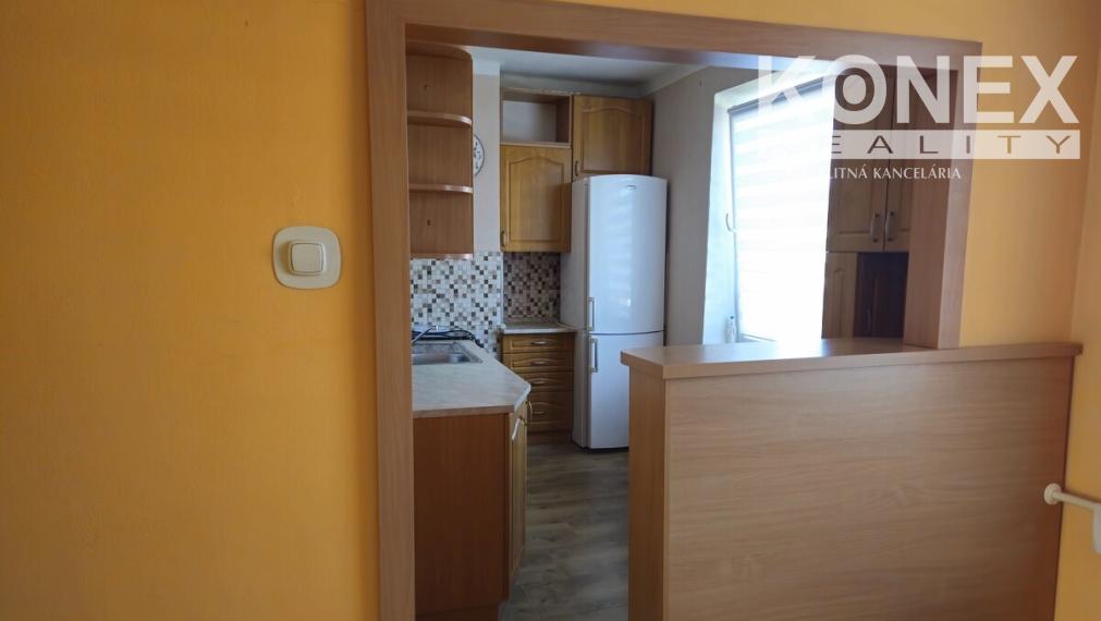 ID-4638 NA PREDAJ 3,5-izbový byt v Medzilaborciach