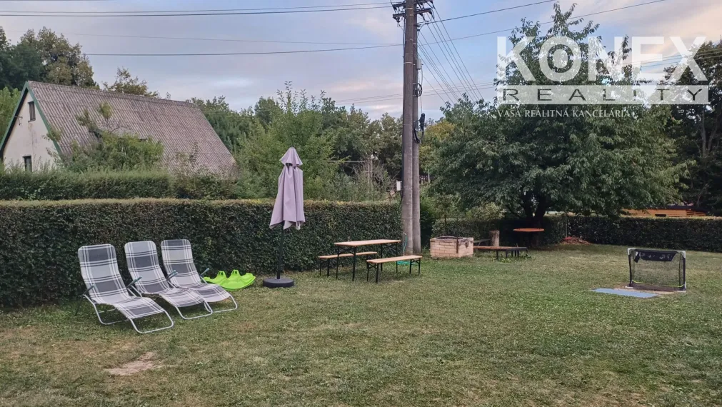ID-4681 NA PREDAJ Trojpodlažná rekreačná chata na Šírave